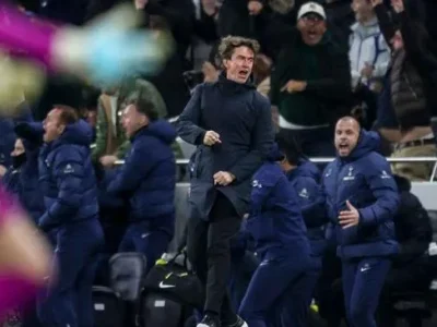 Thomas Frank: CĐV là ‘phép màu’ giúp Tottenham lội ngược dòng Man City, Solanke tỏa sáng như Haaland