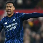 Sốc: Gabriel Magalhaes thoát án thẻ đỏ 'khó tin' ở trận hòa Brentford, CĐV Arsenal dậy sóng 1