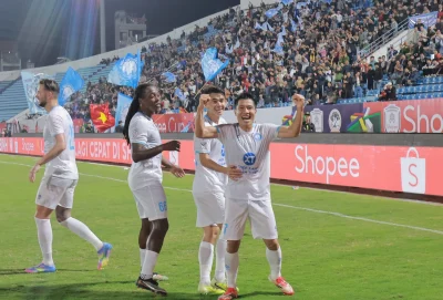 HLV Mauro Jeronimo 'bật mí' lý do Xuân Son ngồi ngoài, tuyên bố chấn động về Nam Định 1