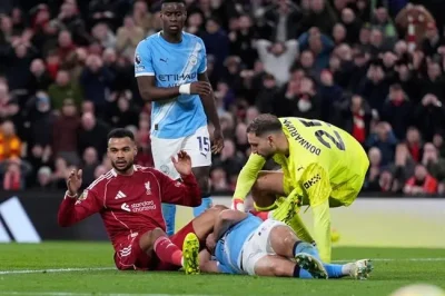 Kinh Hoàng: Khusanov Suýt Gãy Mặt Trước Liverpool, Man City Vẫn Ngược Dòng Ngoạn Mục 1