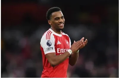 Ruud Gullit 'thần tượng' Jurrien Timber: 'Một trong những hậu vệ hay nhất Premier League' 1