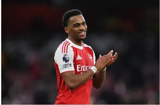 Ruud Gullit het loi ca ngoi Jurrien Timber..